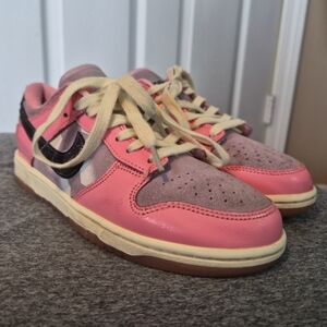Nike Pink Purple Low-Top Athletic Sneakers